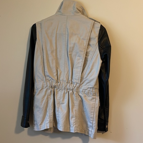 Spring jacket - Picture 3 of 3